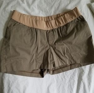 GAP khaki maternity shorts